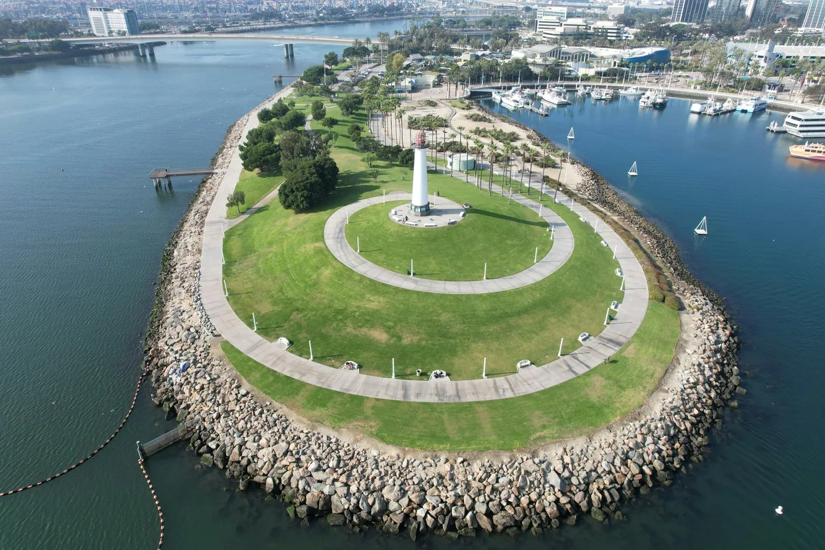 New Blues Festival crowd at Shoreline Aquatic Park